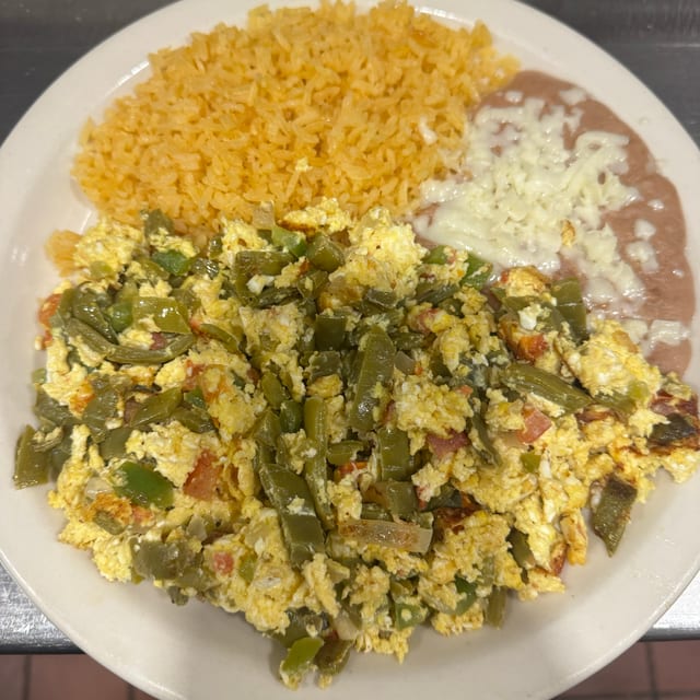 Nopales Con Huevos.